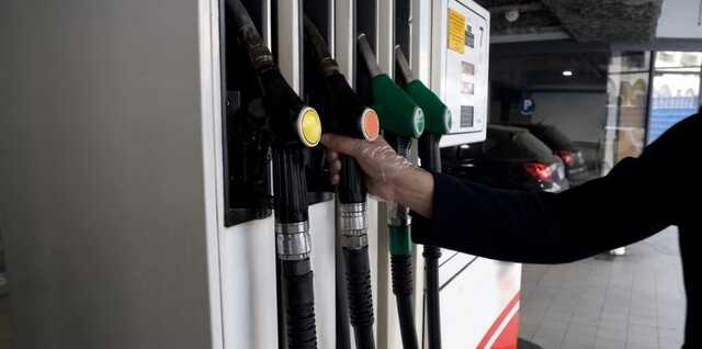 В Украине отменили акциз и снизили НДС на бензин и ДТ