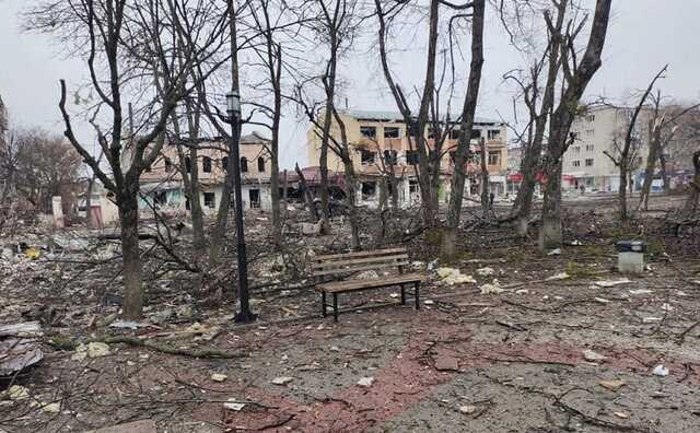 Харьковчан призывают оставаться в укрытиях: по городу слышны взрывы