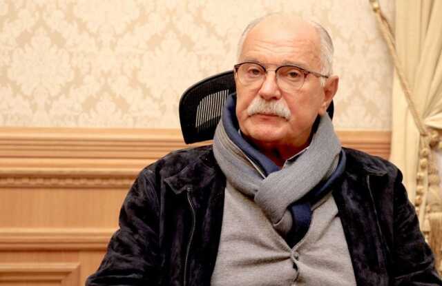 Пропагандист Никита Михалков отследил траекторию «зараженных птиц из Украины»