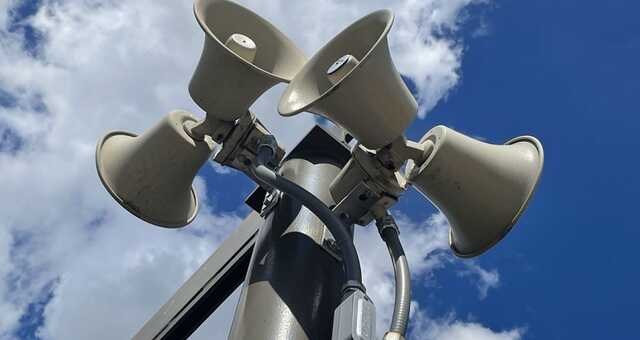 Во многих областях Украины раздаются сирены