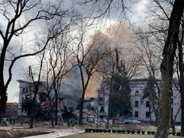 Оккупанты предложили сдать Мариуполь: мэр города вспомнил про русский корабль