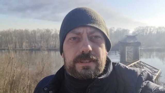 "Мост отстроят, гумгруз продолжат завозить": Чаус записал видео на фоне разрушенного моста
