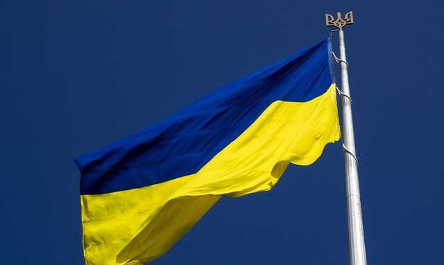 В Нью-Йорке подняли флаг Украины, который будет висеть до победы