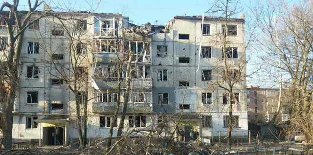 Оккупанты бомбят Сумщину: в Ахтырке разрушено 15 многоэтажек, идут бои за Тростянец