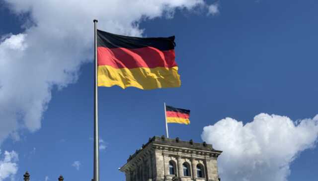 Германия продолжит помогать Украине с оружием, – Фельдгузен