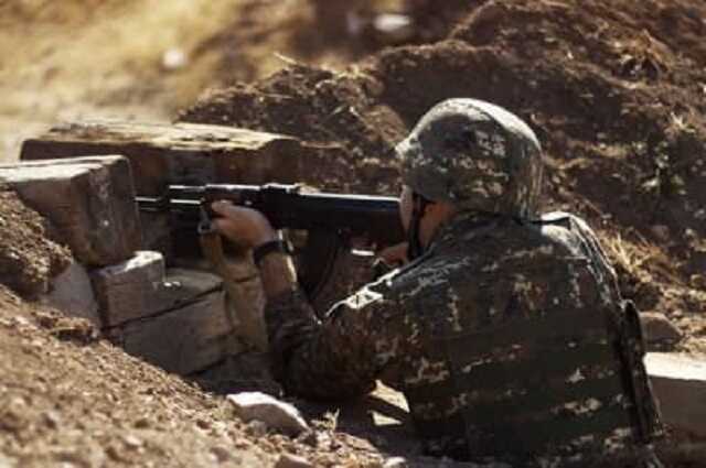 У Нагірному Карабаху запровадили військовий стан: почалися обстріли «російських миротворців»