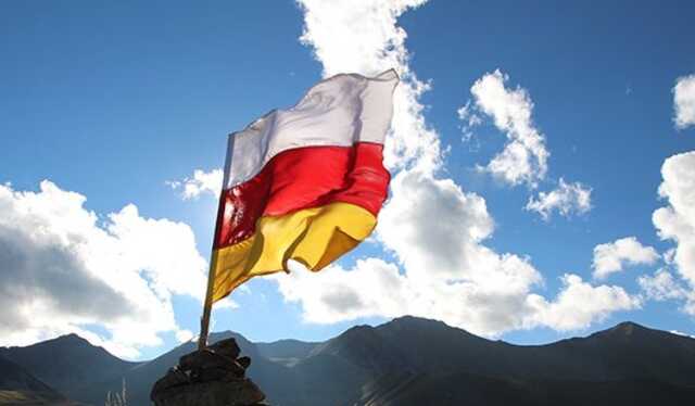 В Мелитополе заметили танки с флагом непризнанной Южной Осетии, - Запорожская ОВА