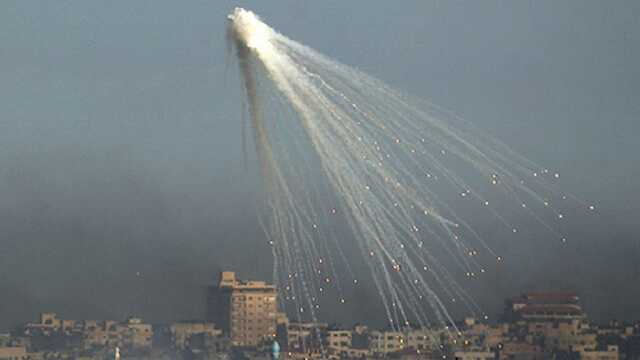 В Авдеевке оккупанты РФ сбросили на город фосфорные боеприпасы