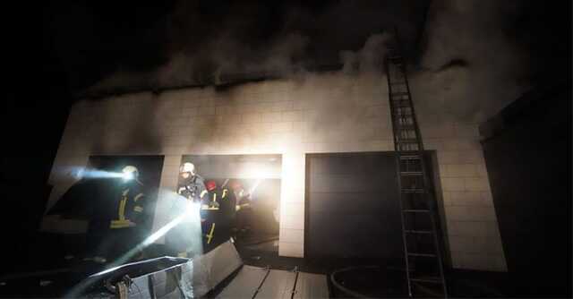 Ночной обстрел Киева: остатки сбитых путинских ракет повредили два дома