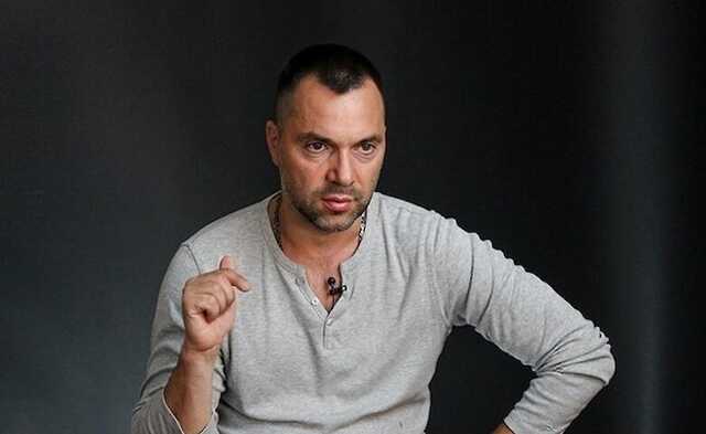 Арестович призвал не издеваться над российскими пленными