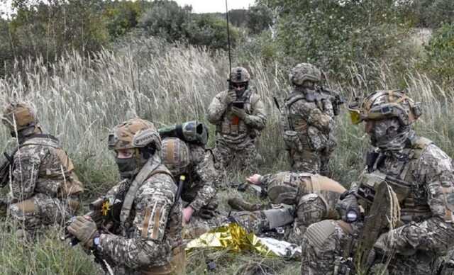 ВСУ дистанционно подорвали целую колонну техники противника: зрелищное видео