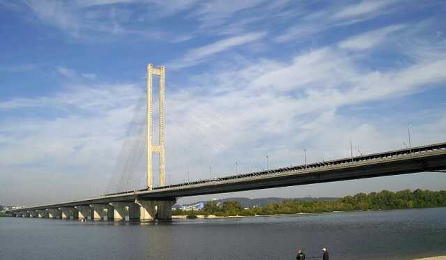 В Киеве открыли для общественного транспорта еще один мост через Днепр