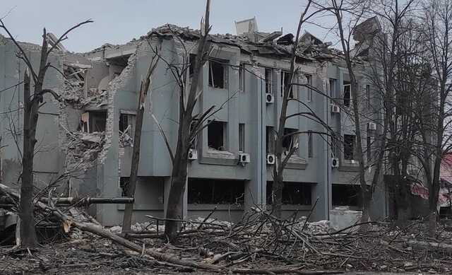 Російські загарбники обстріляли унікальні історичні пам’ятки Чернігова