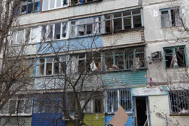 Вражеский танк прямой наводкой расстреливал жилые дома в Мариуполе