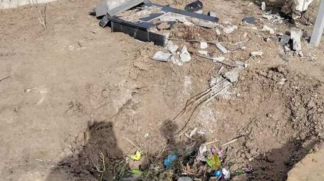 Оккупанты "денацифицировали" кладбище в Олешках: большинство могил разбито