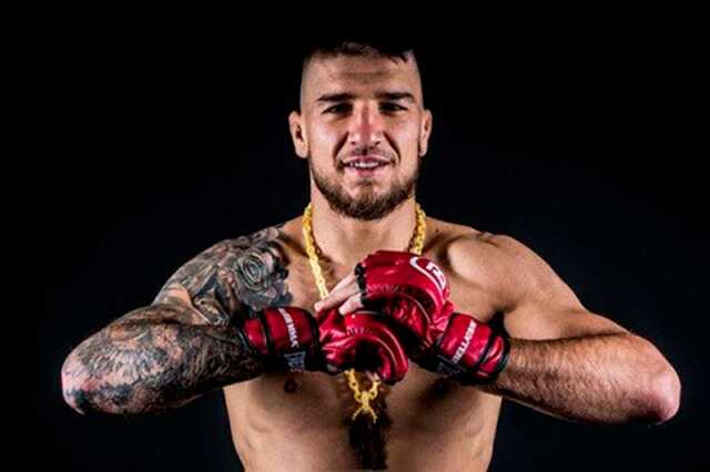 Чемпион Bellator прятал в Ирпене свой победный пояс