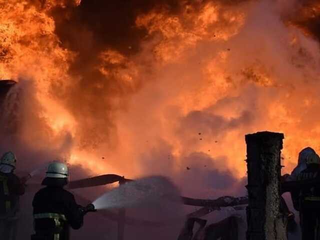 Враг с воздуха атаковал Днепропетровскую область: разрушена нефтебаза