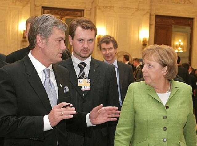 Чи міг саміт «надій і скандалів» 14 років тому в Бухаресті врятувати Україну?