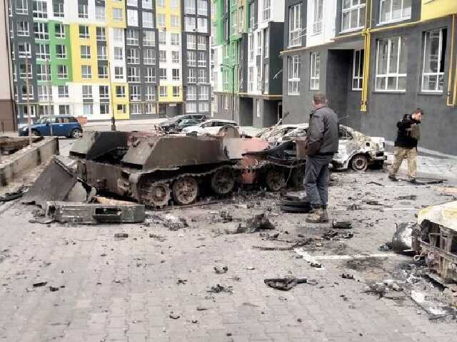 «Лопатами отдирали тела» — мэр Ирпеня рассказал об издевательствах орков над местными