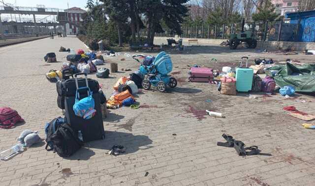 Обстрел вокзала Краматорска: раненых отправляют в больницы соседних областей