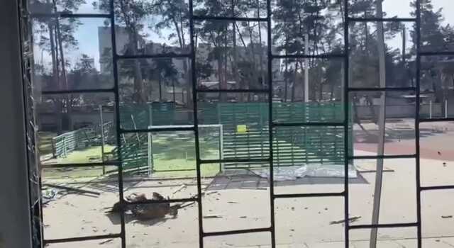 Российские "освободители" разрушили школу мадридского "Реала" в Ирпене