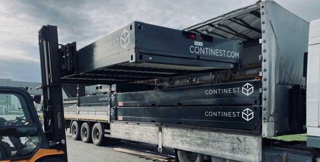 "Монтируются в считанные минуты": в Ирпень из Закарпатья отправили модульные дома