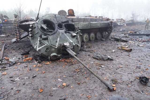 ВСУ уничтожили большую колонну техники оккупантов, которая шла на Изюм