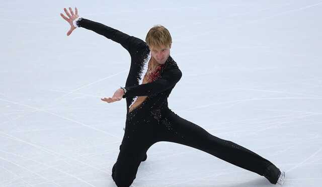 Плющенко с танцем про "Россиюшка, вставай с колен", вызвал стыд у болельщиков