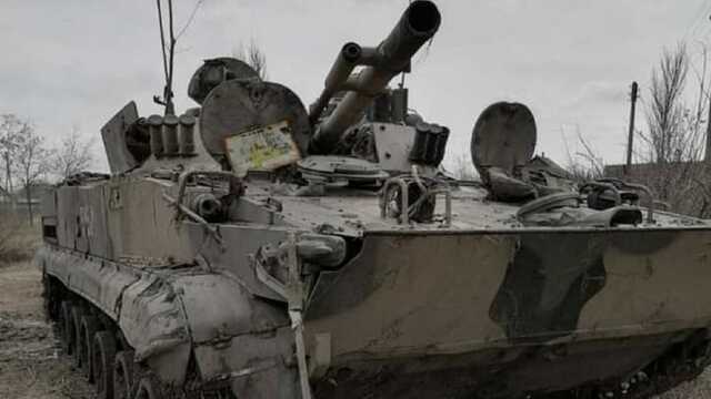 Недалеко от Гуляйполя тероборона достала из реки БМП-3, которую бросили оккупанты