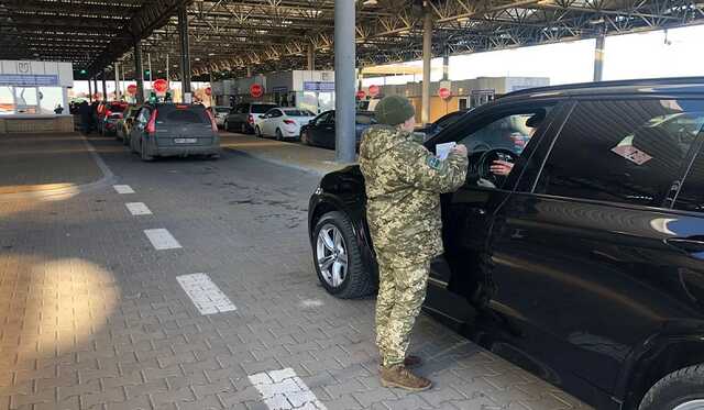 В Черновицкой области помогали незаконной переправке призывников