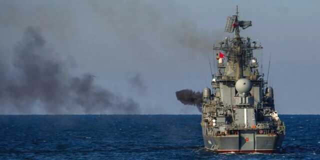 Российский крейсер "Москва" утонул при буксировке, – Минобороны РФ