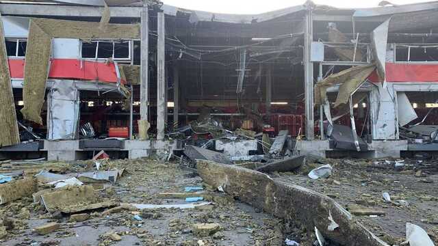 Окупанти обстріляли ракетами відділення "Нової пошти" в Миколаєві: є поранені