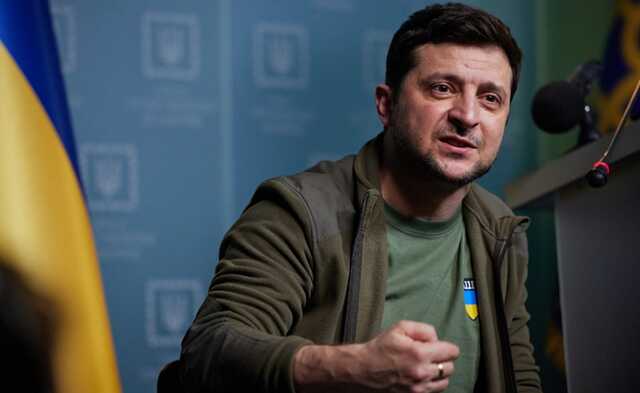 Зеленський розповів, що дозволить врятувати Маріуполь, і назвав “азовців” героями