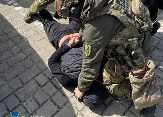 В Волынской области экс-чиновник незаконно торговал бронежилетами и касками