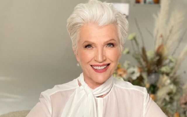 Мать Илона Маска похвасталась новым вышитым платьем от украинского бренда