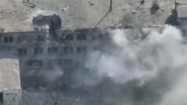 Власти Мариуполя показали, как войска РФ пытаются сломить сопротивление украинских воинов в Мариуполе