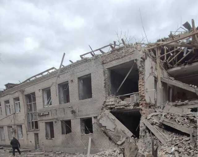 Оккупанты ударили по больнице на Николаевщине: уничтожены несколько отделений, есть раненые