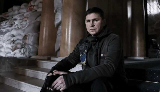 "Полная изоляция": Подоляк подвел итоги второго месяца войны РФ с Украиной