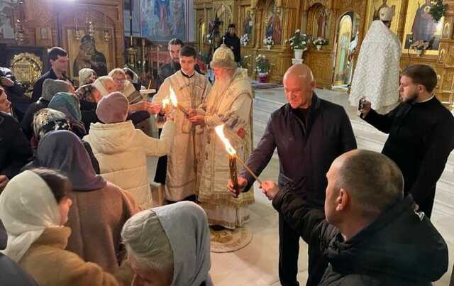 В Одессу прибыл Благодатный огонь