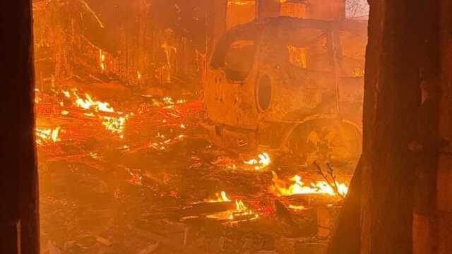 Волонтер показал фото охваченной огнем позиции ВСУ на Донбассе