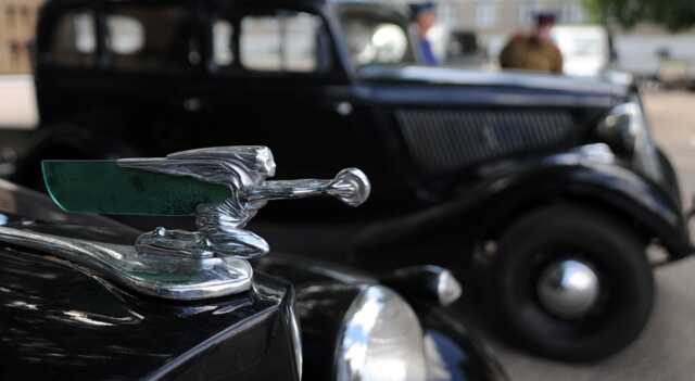 В Харьковской области оккупанты украли коллекцию раритетных автомобилей