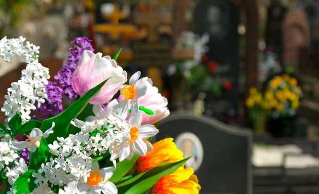 Украинцев призвали не ходить на кладбища во время поминальных дней