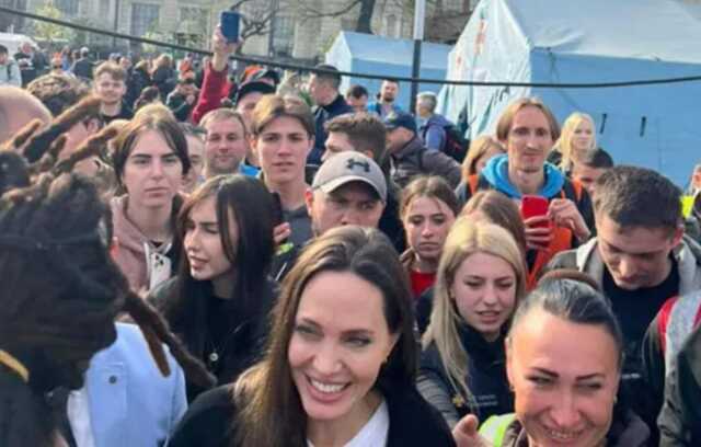 Анджелина Джоли прибыла во Львов и пообщалась с украинцами