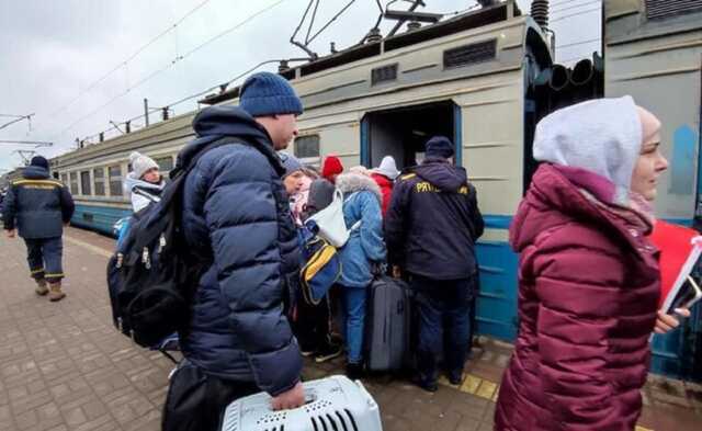 Эвакуация, поиск жилья и помощь: для украинцев запустили удобный сервис