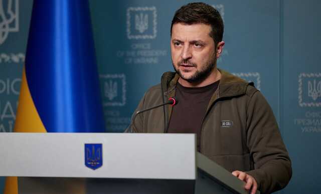 Мариуполь и "Азовсталь" защищают профессиональные военные, - Зеленский