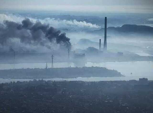 После массированных бомбардировок оккупантами "Азовстали" погибли две гражданские женщины