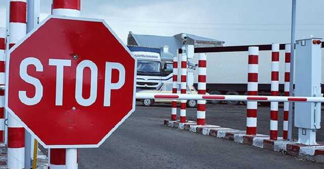 А Демченко продолжает «контрабасить»