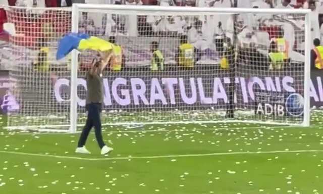 Ребров выиграл первый трофей в ОАЭ и отметил победу, показав трибунам флаг Украины