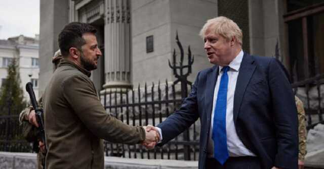 Зеленский обсудил с Джонсоном передачу Украине оружия большой дальности