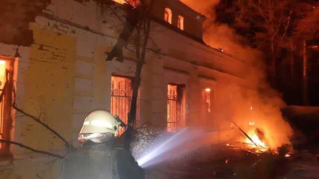 В ГСЧС показали ужасные кадры пожара музея Сковороды в Харьковской области